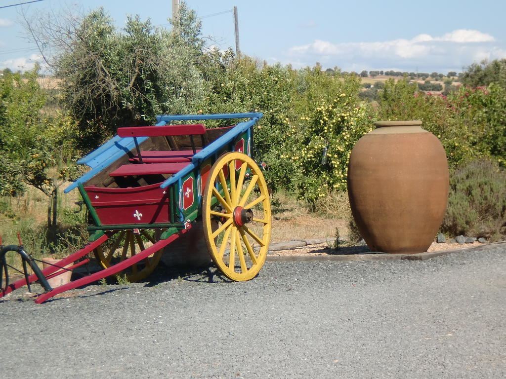 Monte Chalaca - Turismo Rural Ferreira Do Alentejo Exterior photo