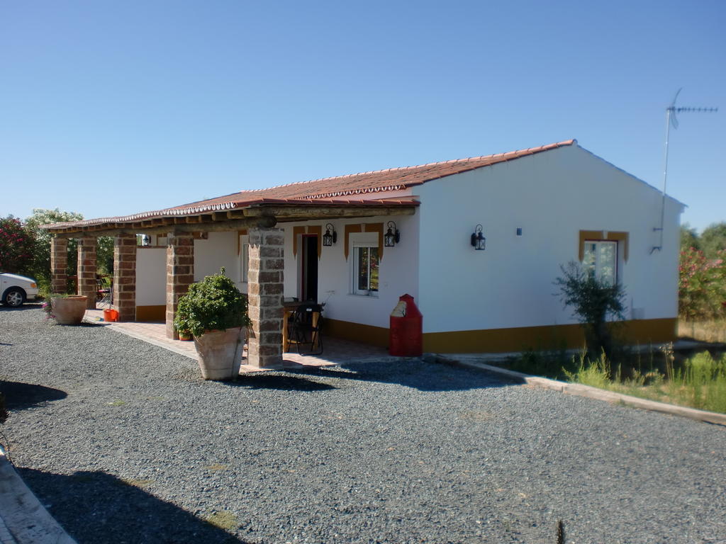Monte Chalaca - Turismo Rural Ferreira Do Alentejo Exterior photo