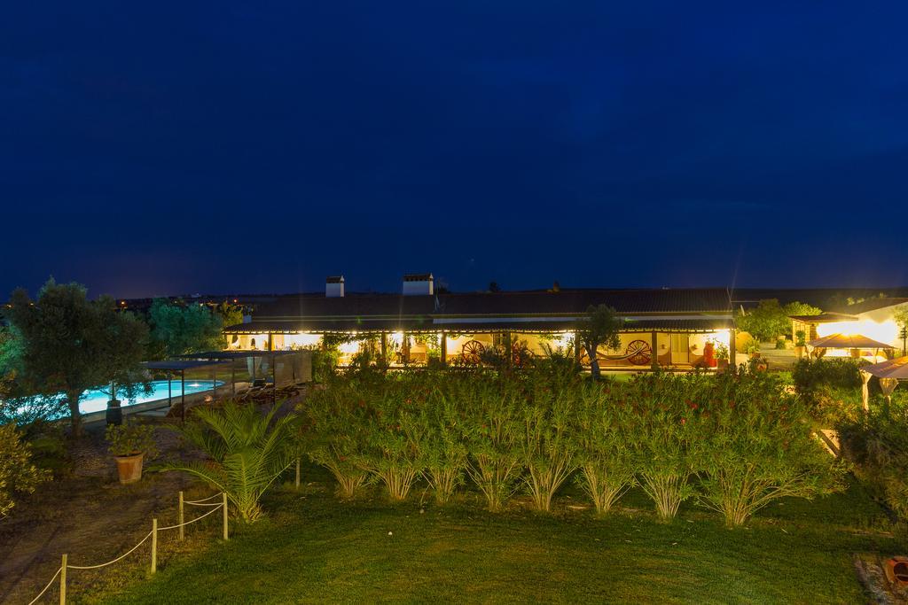 Monte Chalaca - Turismo Rural Ferreira Do Alentejo Exterior photo
